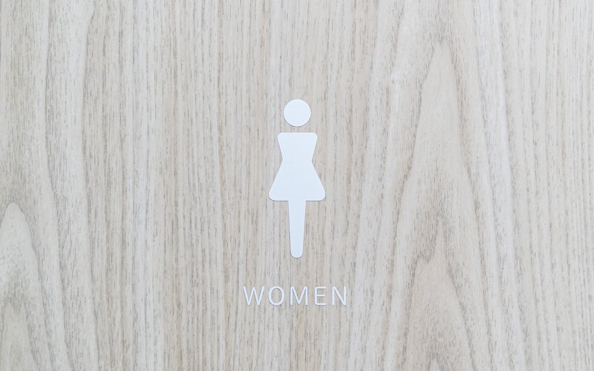 女性用お手洗いの入口サイン